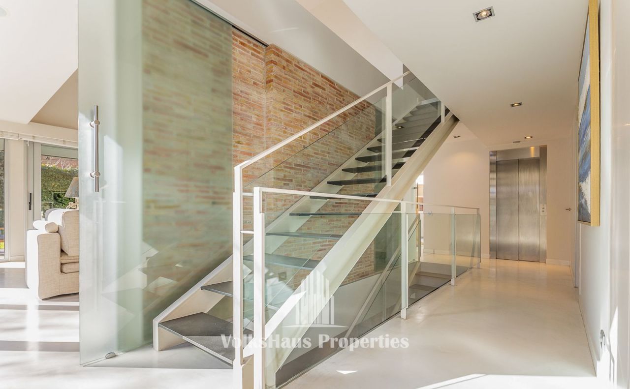 Villa en Sant Cugat del Valles, España, 688 m² - imagen 4