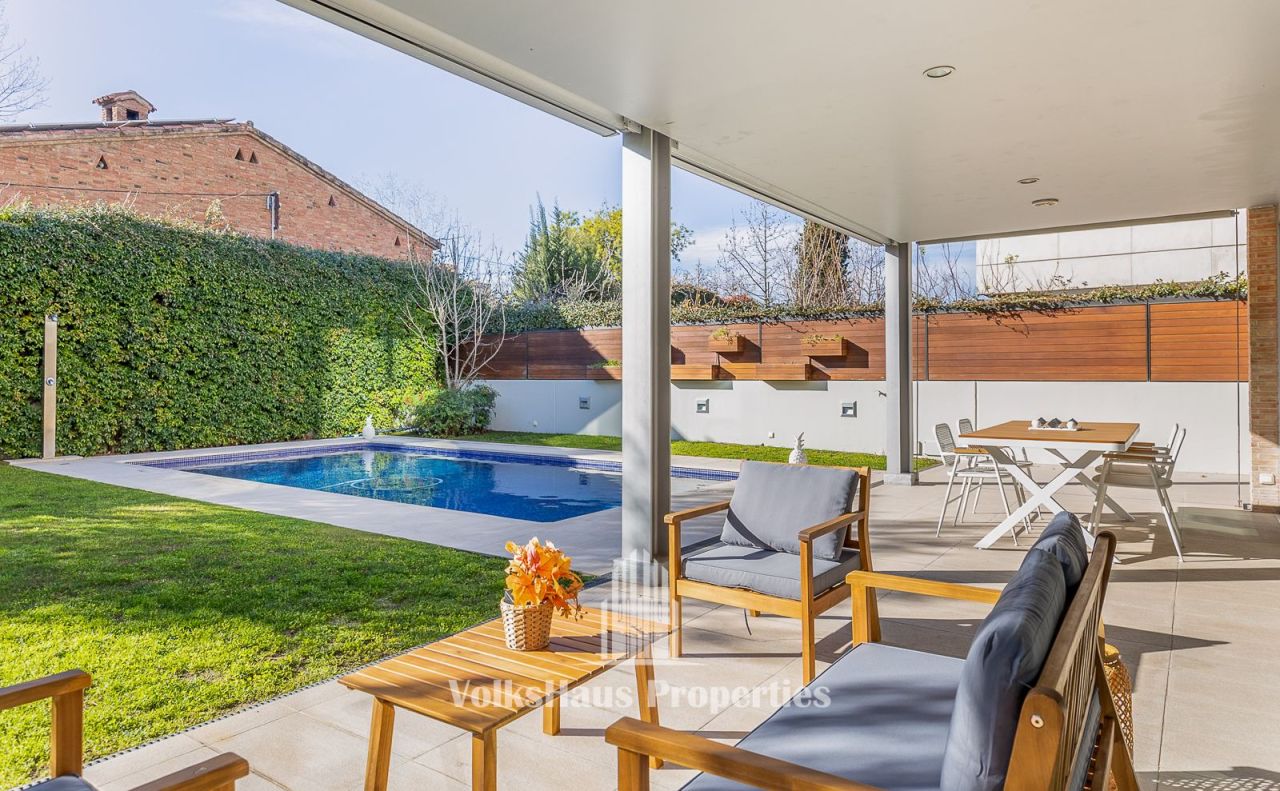 Villa en Sant Cugat del Valles, España, 688 m² - imagen 7