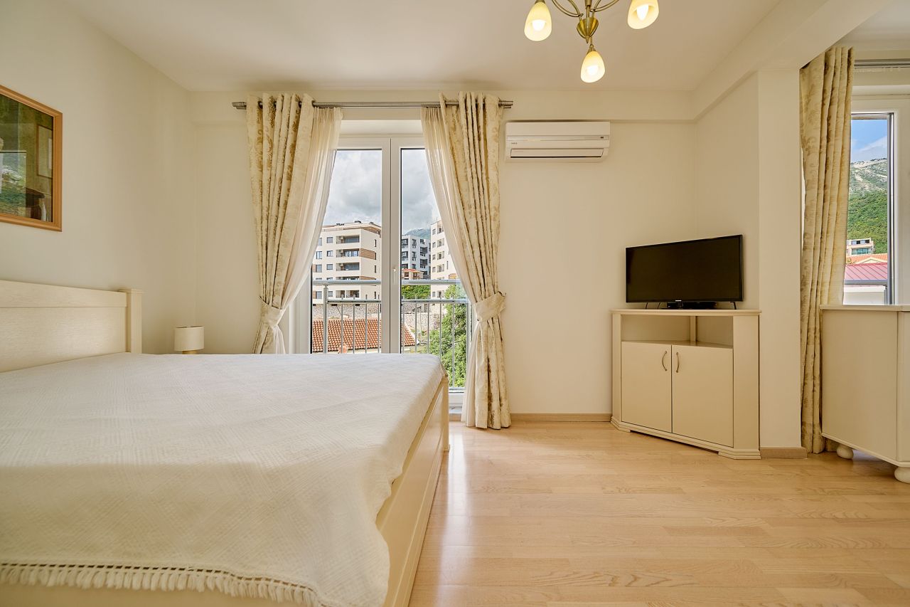 Piso en Becici, Montenegro, 113 m² - imagen 13