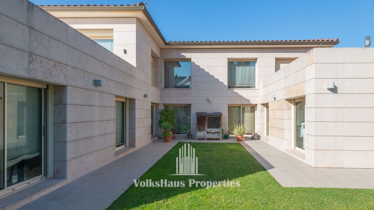 Villa in Sant Cugat del Valles, Spanien, 660 m² - Foto 3