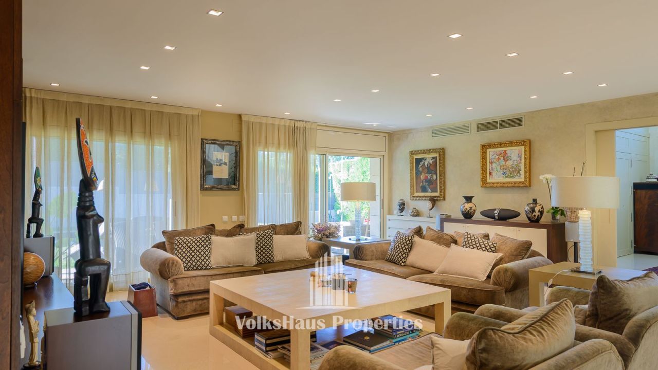 Villa in Sant Cugat del Valles, Spanien, 660 m² - Foto 6