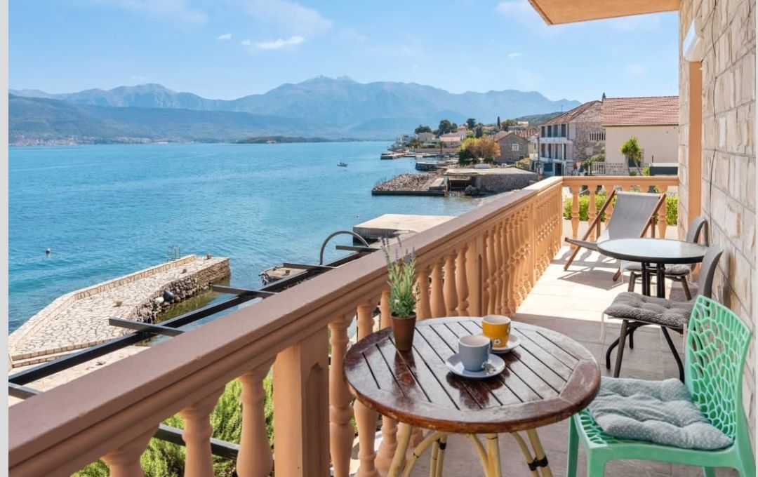 House in Krasici, Montenegro, 200 m² - picture 1