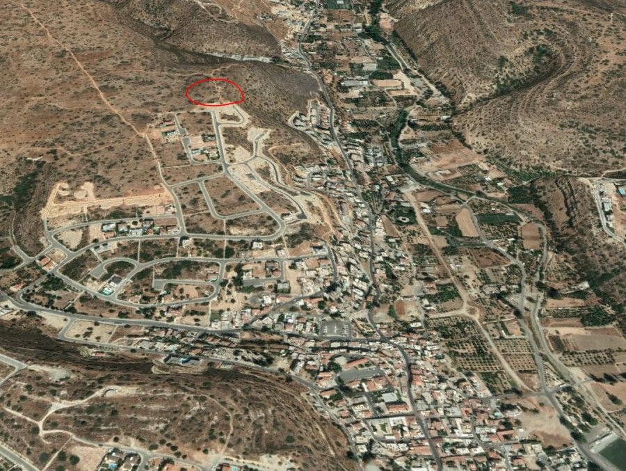 Terrain à Limassol, Chypre, 1 512 m² - image 1