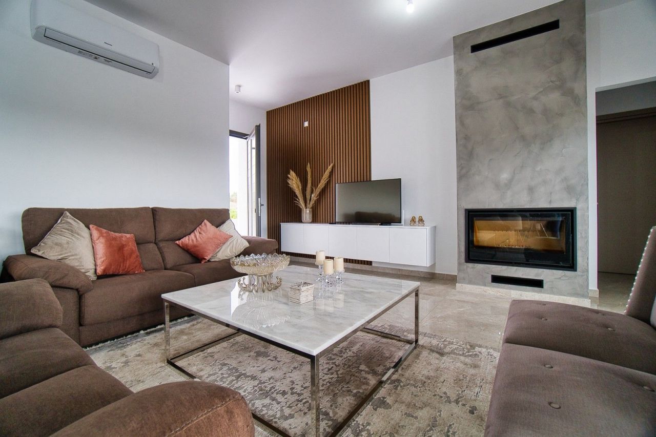 Bungalow in Paphos, Cyprus, 200 m² - picture 1