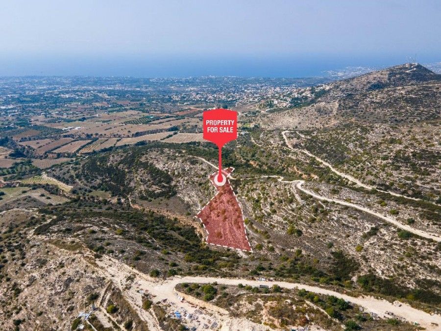 Land in Paphos, Cyprus, 6 021 m² - picture 1