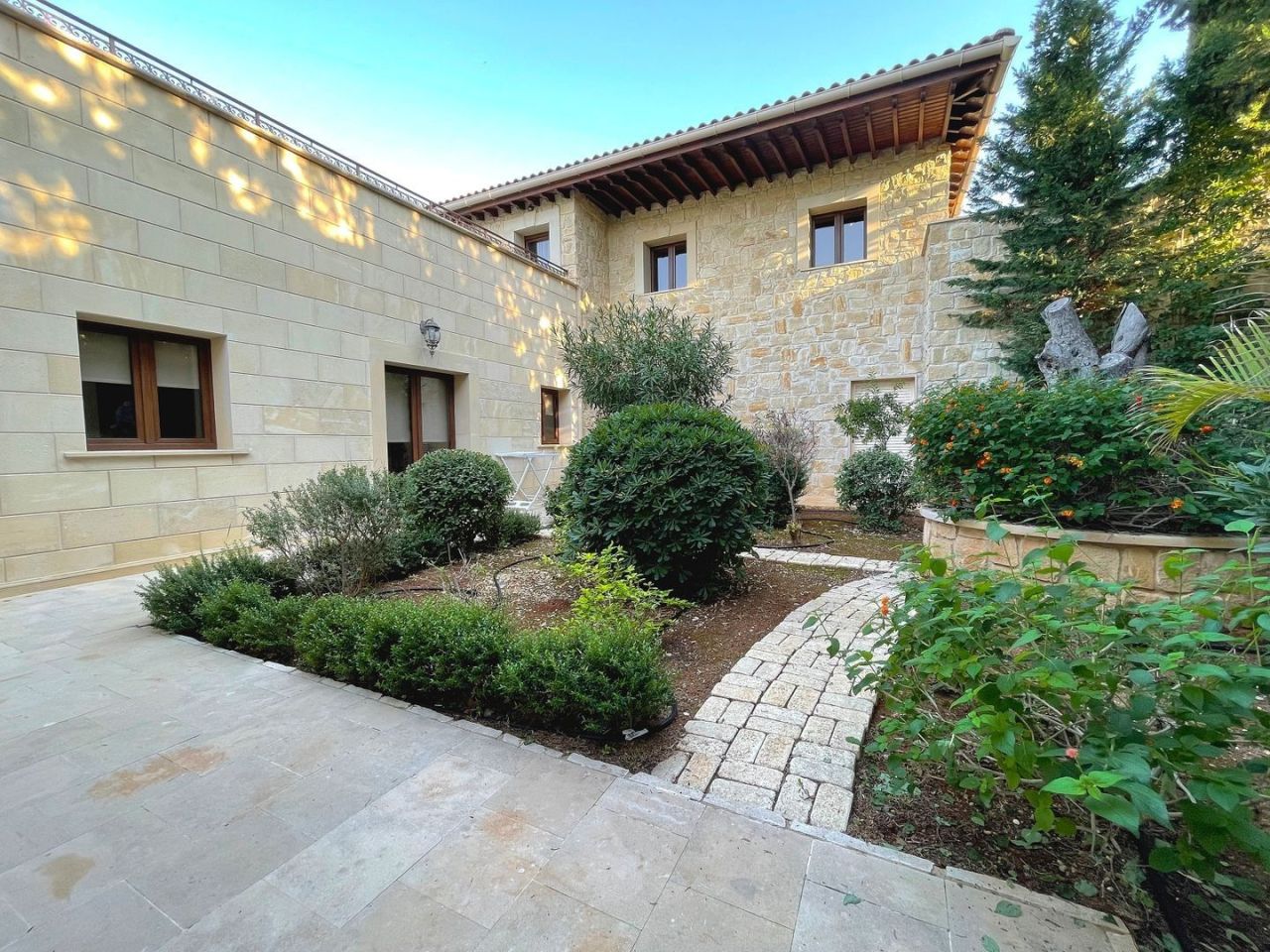 Villa in Paphos, Zypern, 1 852 m² - Foto 1