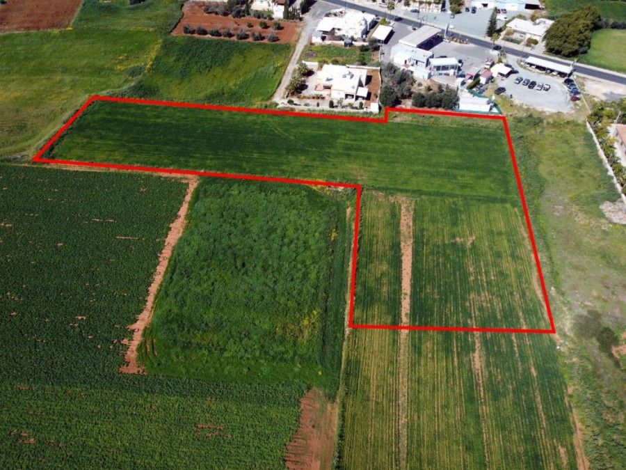 Land in Protaras, Cyprus, 9 220 m² - picture 1