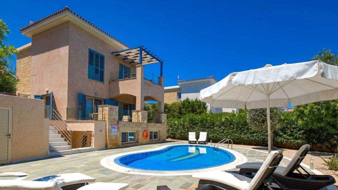 Villa in Paphos, Cyprus, 183 m² - picture 1