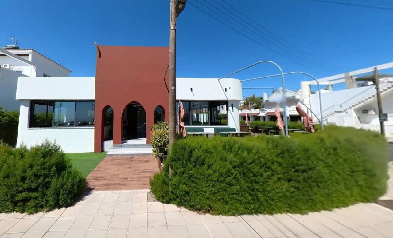 Cafetería, restaurante en Lárnaca, Chipre, 300 m² - imagen 1