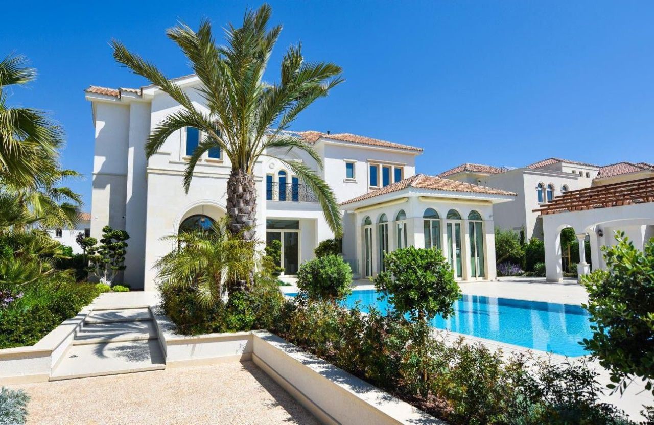 Villa en Lárnaca, Chipre, 676 m² - imagen 1