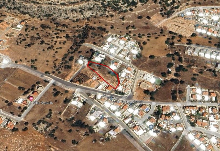 Land in Paphos, Cyprus, 2 341 m² - picture 1