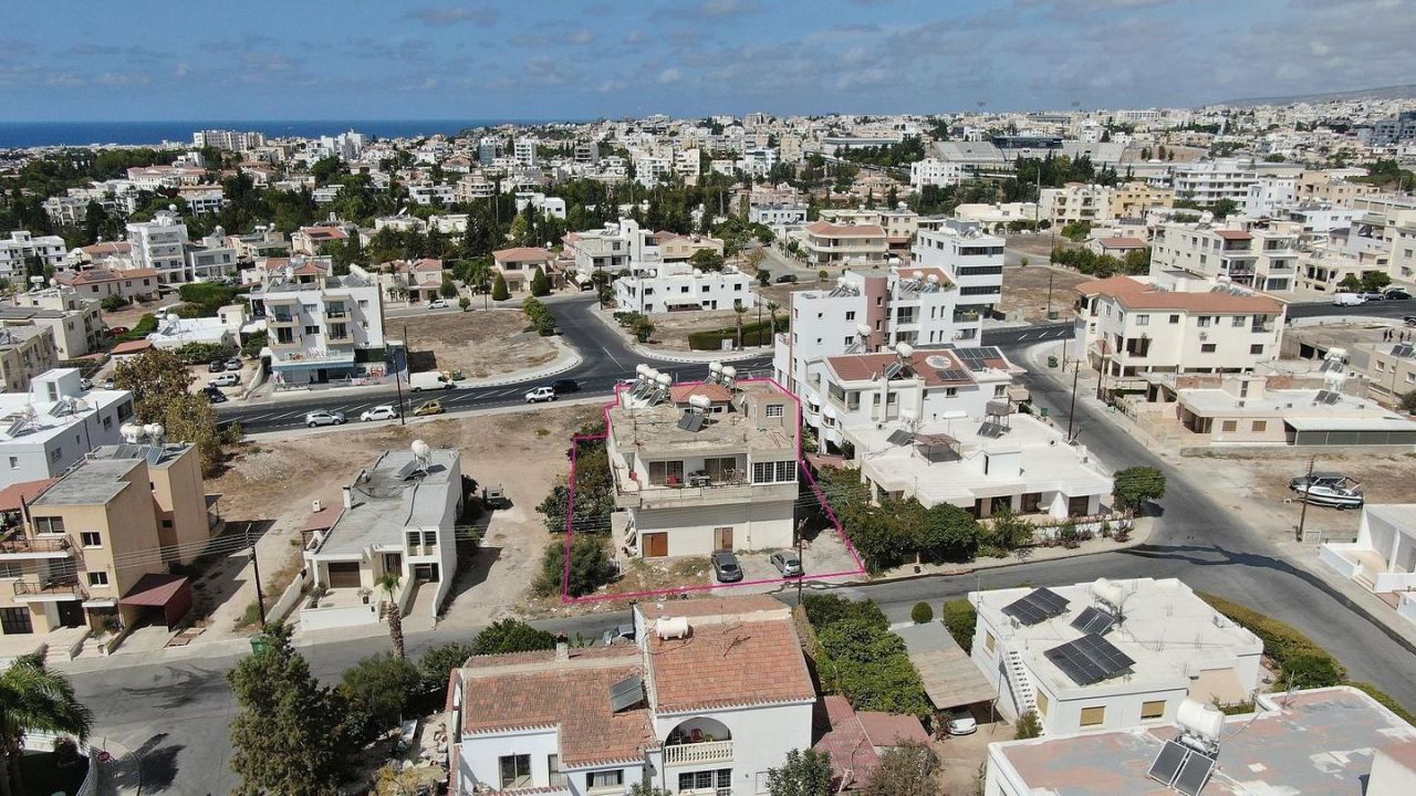 Biens commerciaux à Paphos, Chypre, 474 m² - image 1