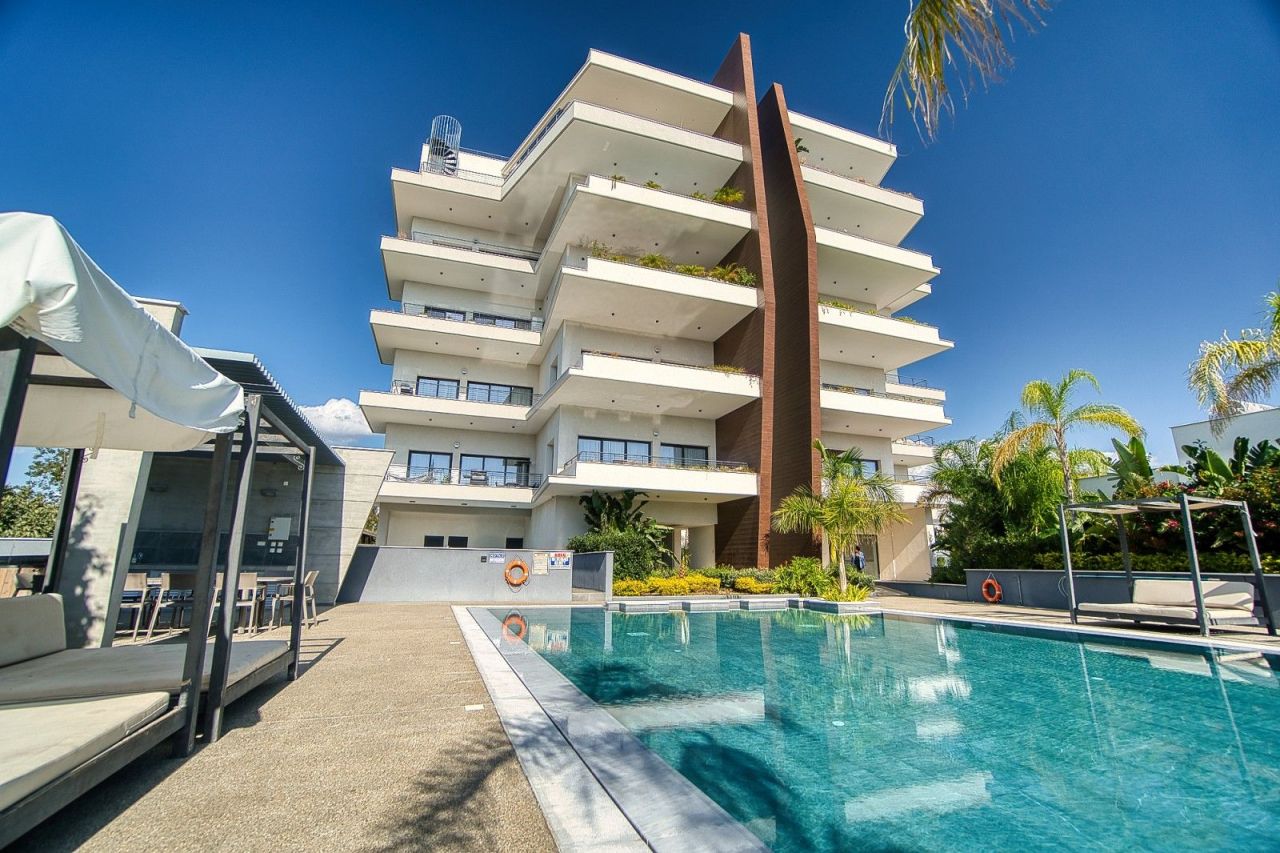 Penthouse in Limassol, Cyprus, 243 m² - picture 1