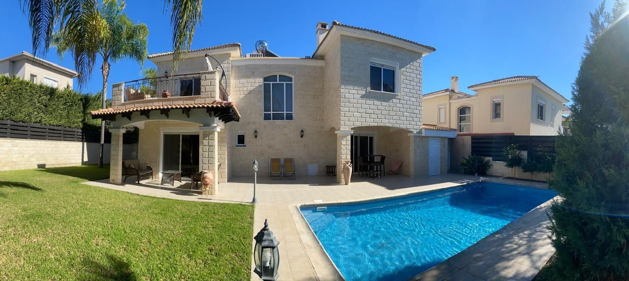 Villa a Limassol, Cipro, 215 m² - foto 1