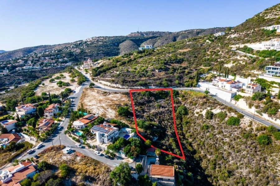 Grundstück in Paphos, Zypern, 3 345 m² - Foto 1