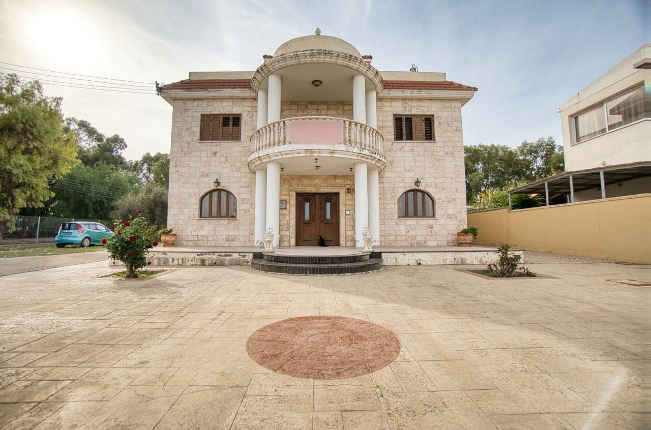 Villa à Limassol, Chypre, 250 m² - image 1