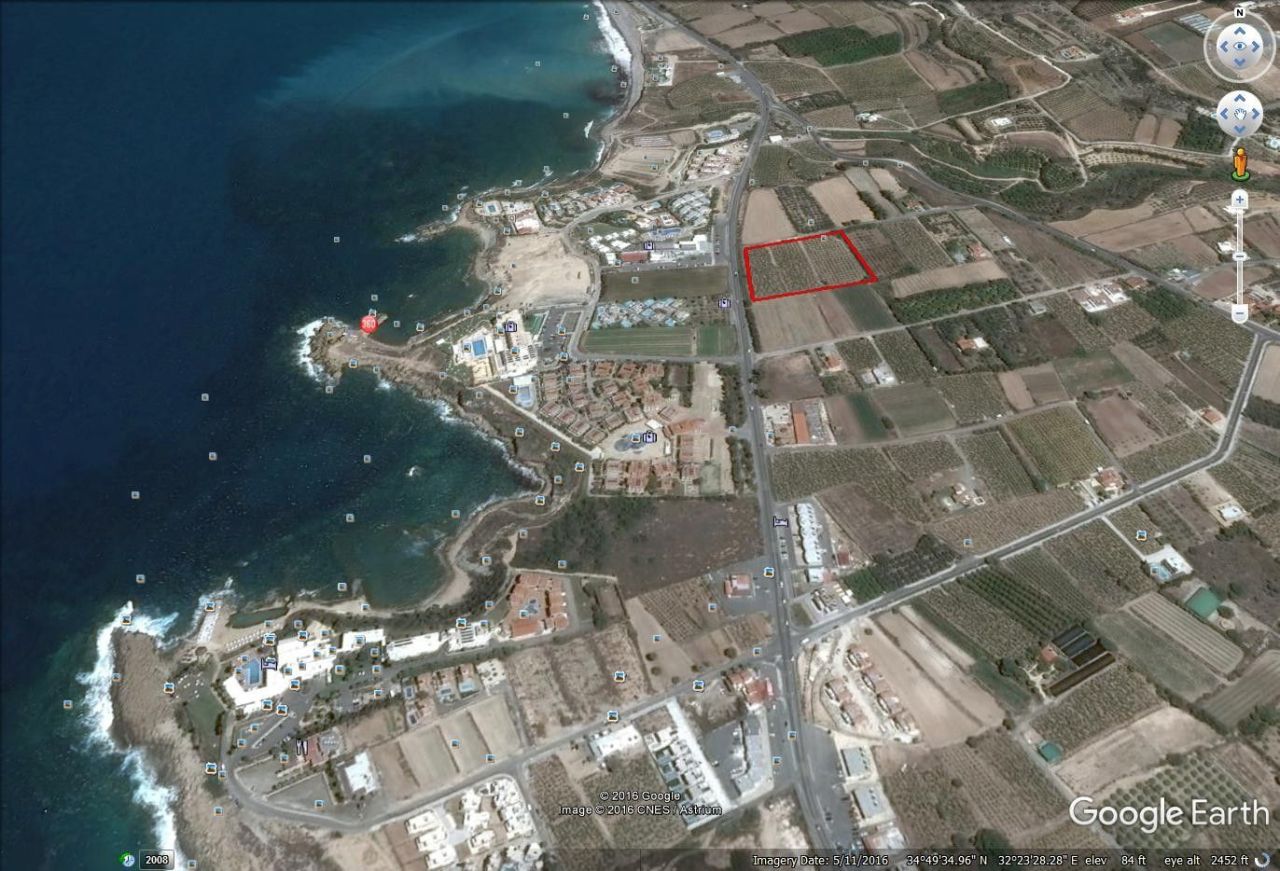 Land in Paphos, Cyprus, 11 232 m² - picture 1