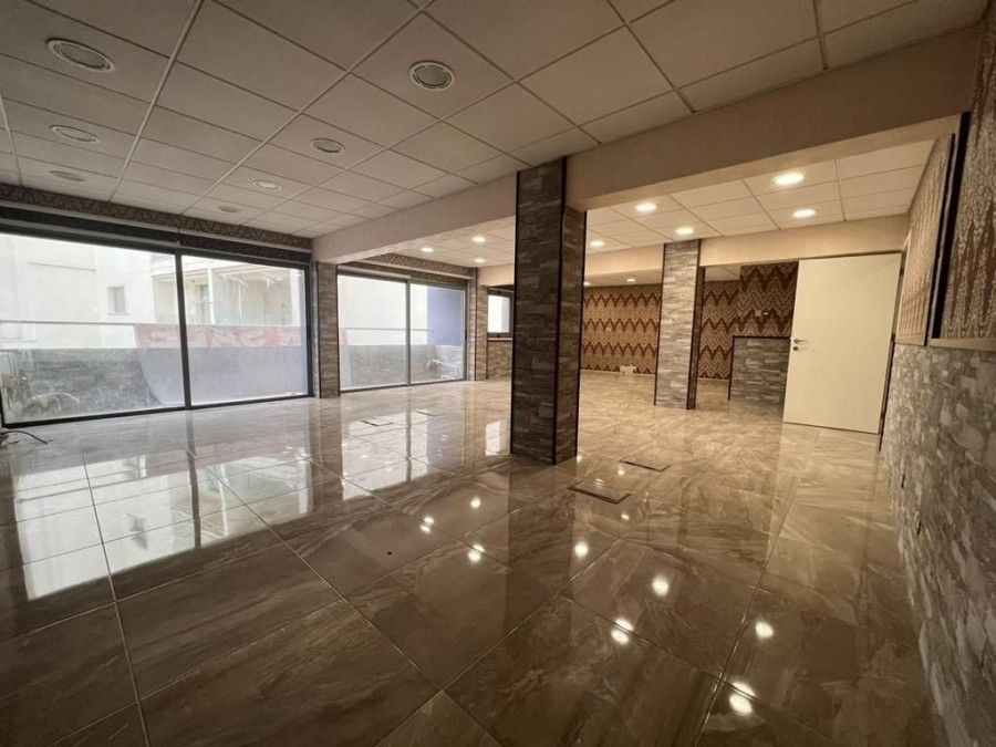 Biens commerciaux à Larnaca, Chypre, 800 m² - image 1