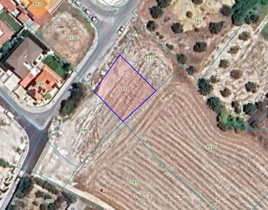 Grundstück in Larnaka, Zypern, 544 m² - Foto 1