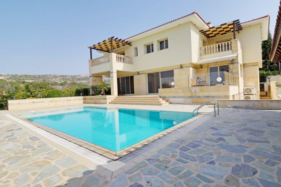 Villa in Paphos, Cyprus, 500 m² - picture 1