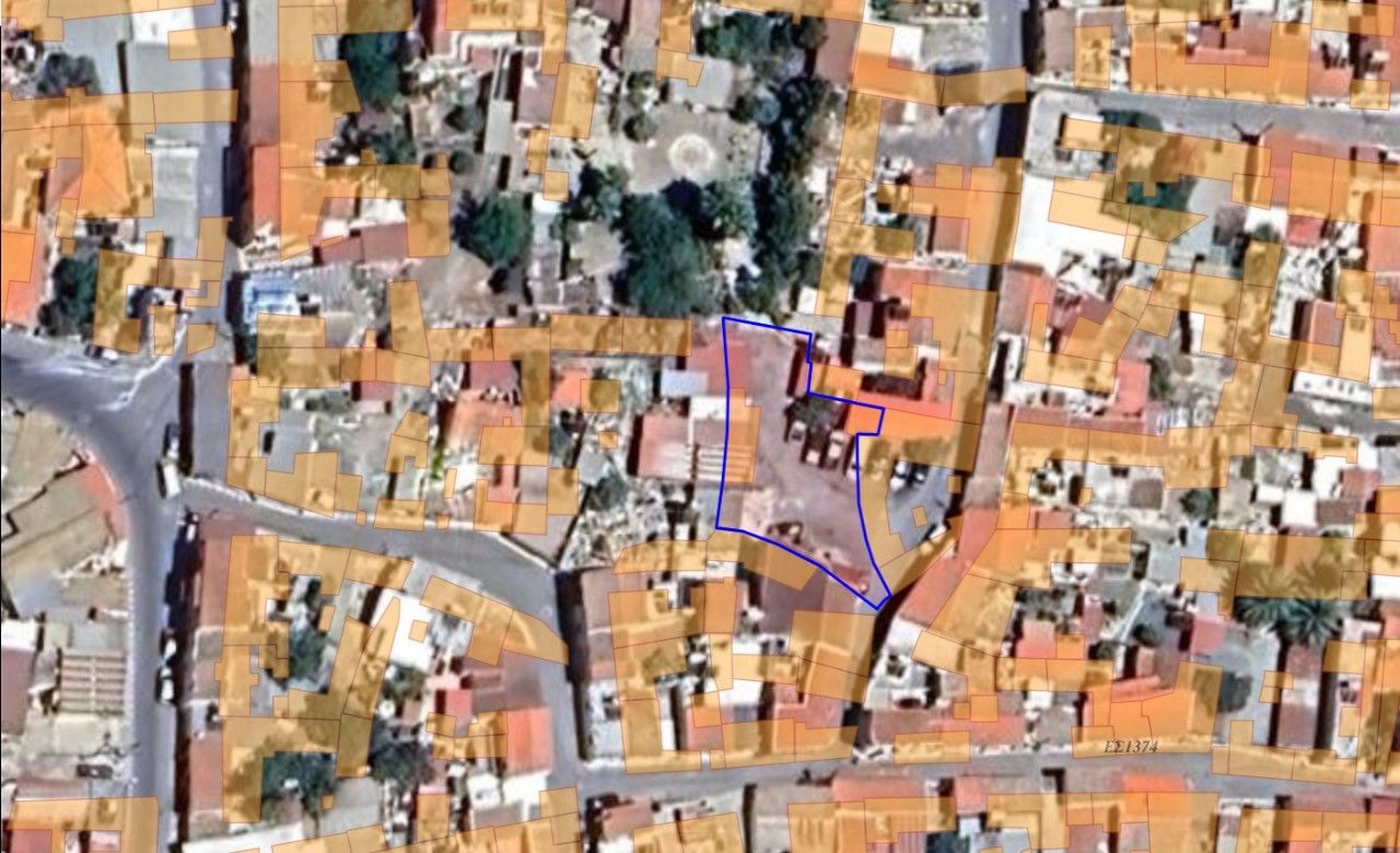 Grundstück in Larnaka, Zypern, 440 m² - Foto 1