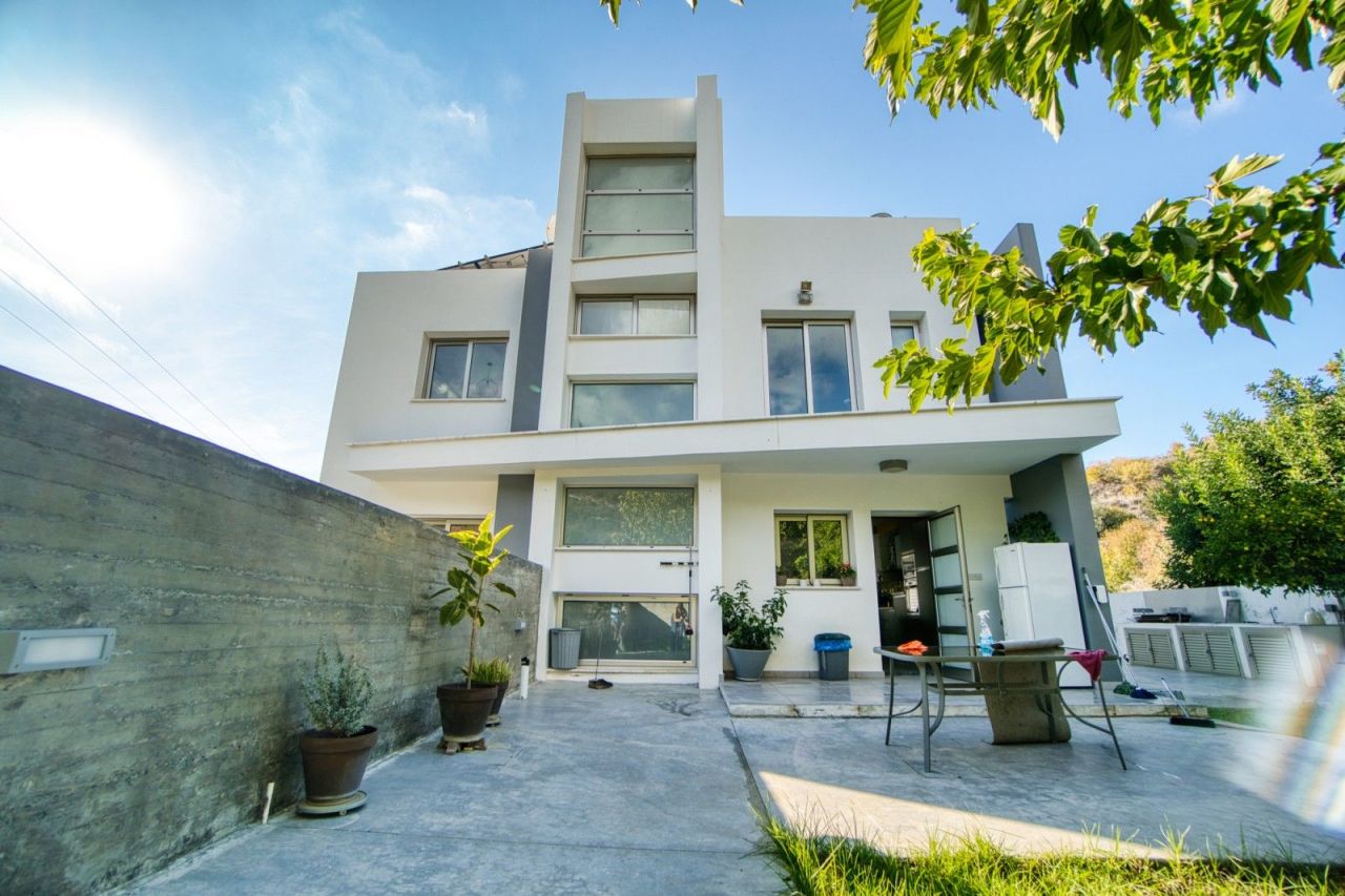 Villa a Paphos, Cipro, 248 m² - foto 1