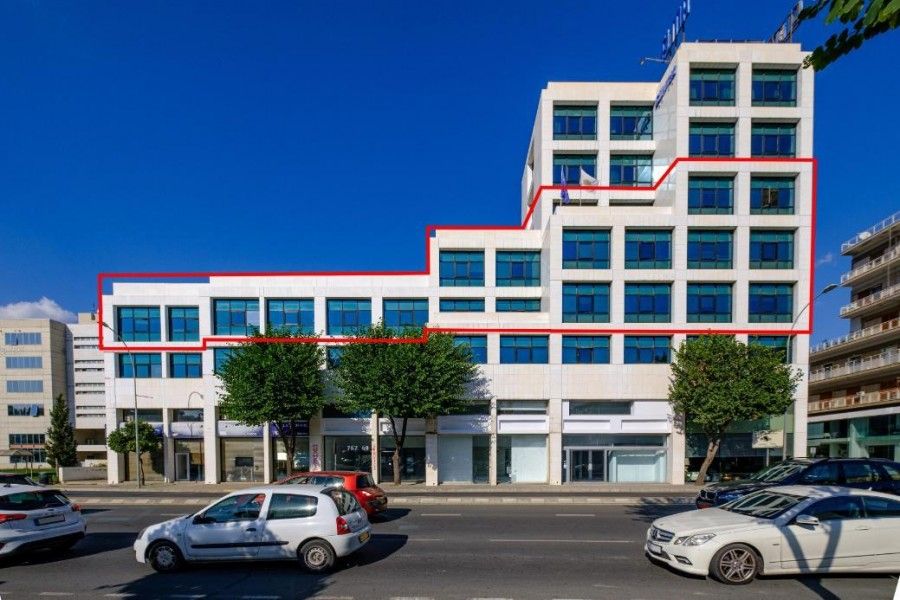 Biens commerciaux à Nicosie, Chypre, 1 229 m² - image 1