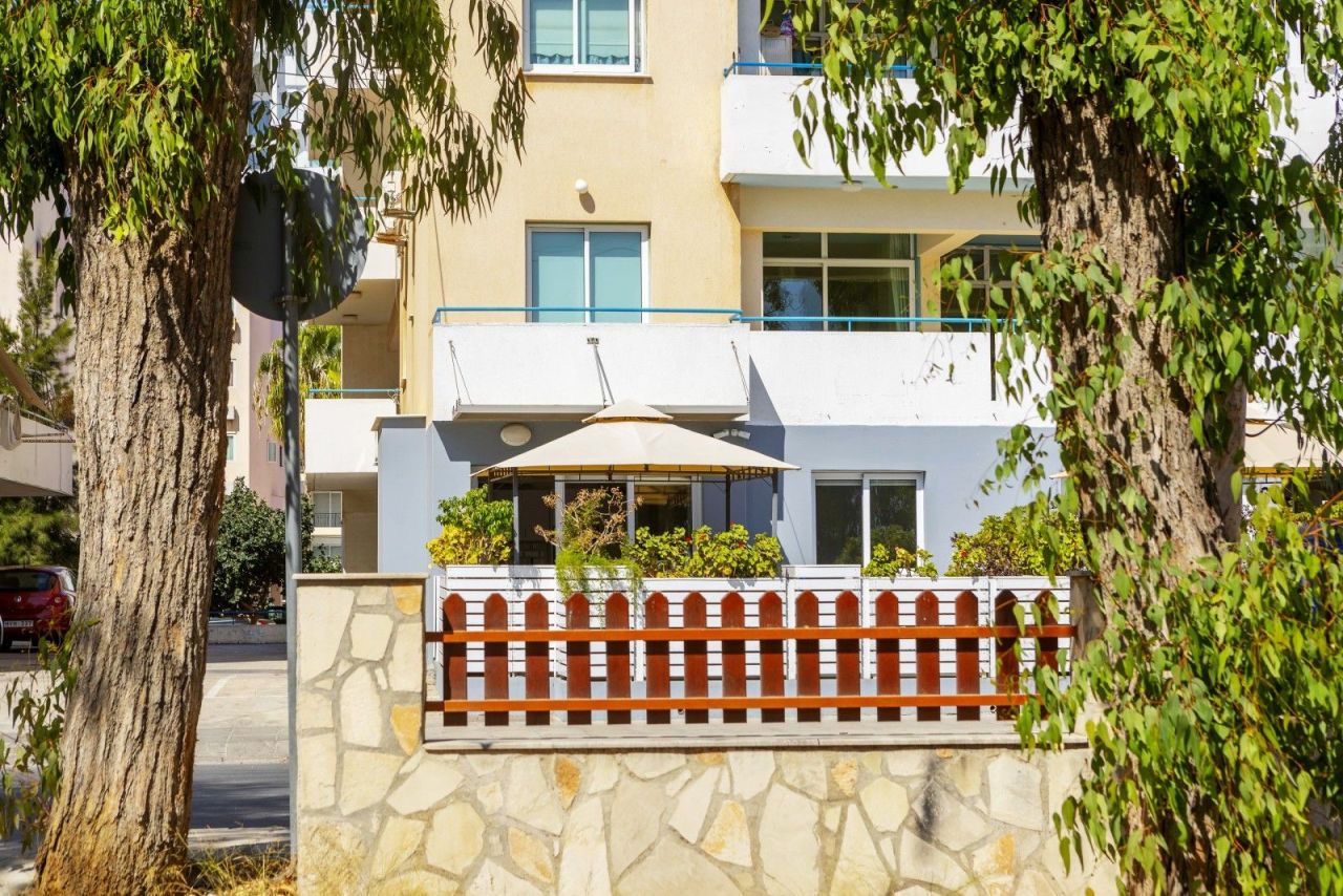 Apartment in Larnaca, Cyprus, 130 m² - picture 1