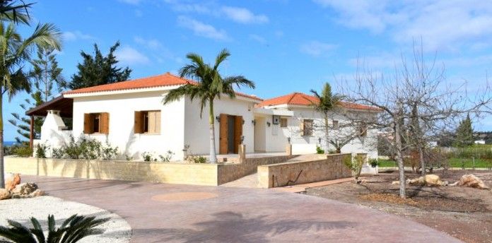 Villa in Paphos, Cyprus, 240 m² - picture 1