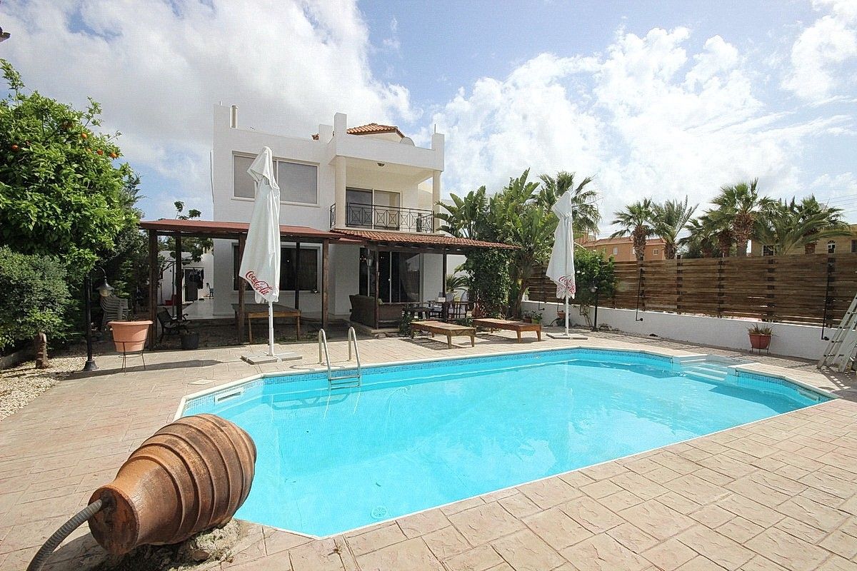 Villa in Paphos, Cyprus, 498 m² - picture 1