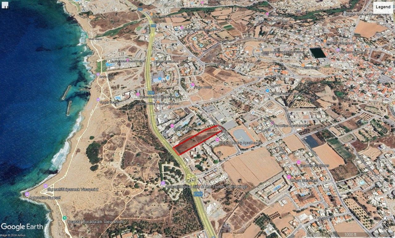 Land in Paphos, Cyprus, 10 935 m² - picture 1