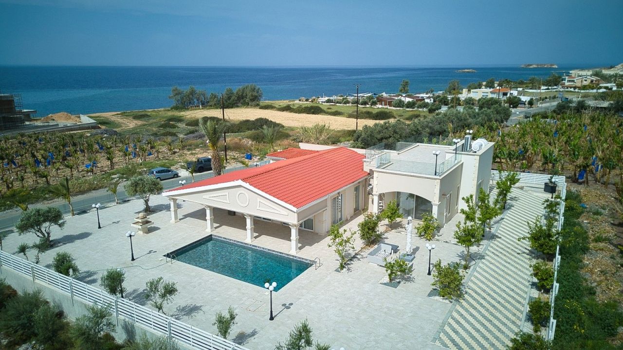 Bungalow in Paphos, Zypern, 244 m² - Foto 1