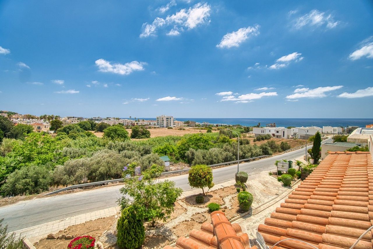 Penthouse in Paphos, Cyprus, 68 m² - picture 1