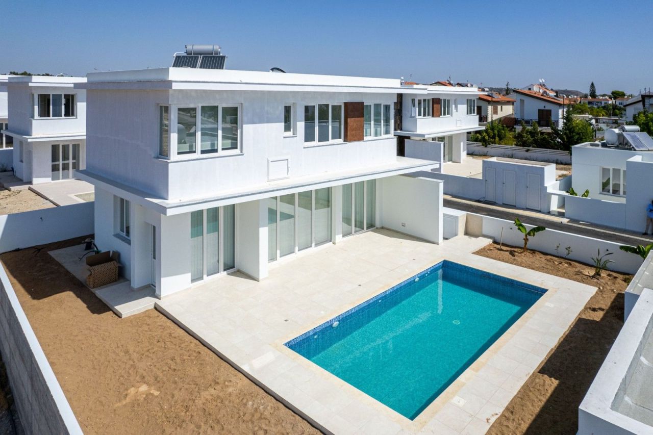 Villa à Larnaca, Chypre, 162 m² - image 1