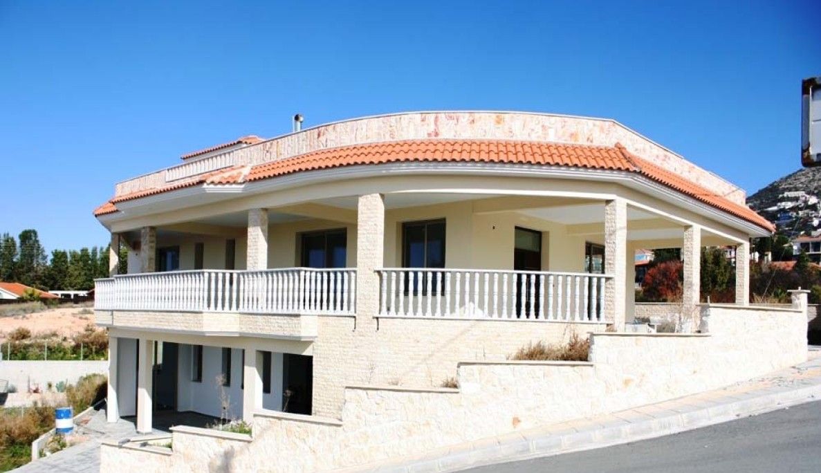 Villa in Paphos, Cyprus, 899 m² - picture 1