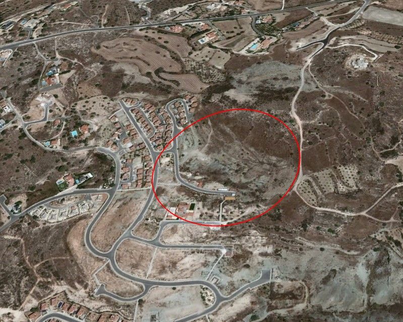 Grundstück in Paphos, Zypern, 10 034 m² - Foto 1