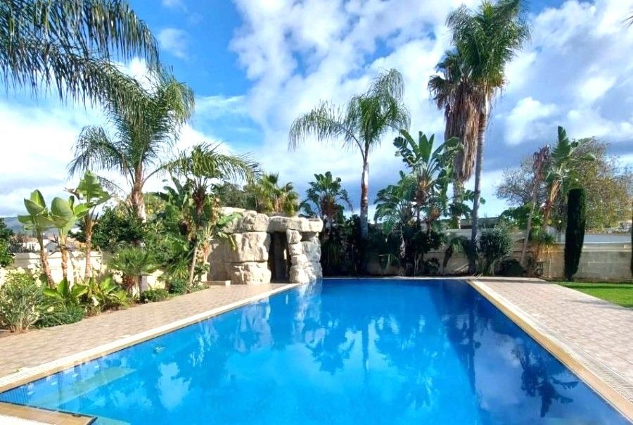 Villa en Limasol, Chipre, 400 m² - imagen 1