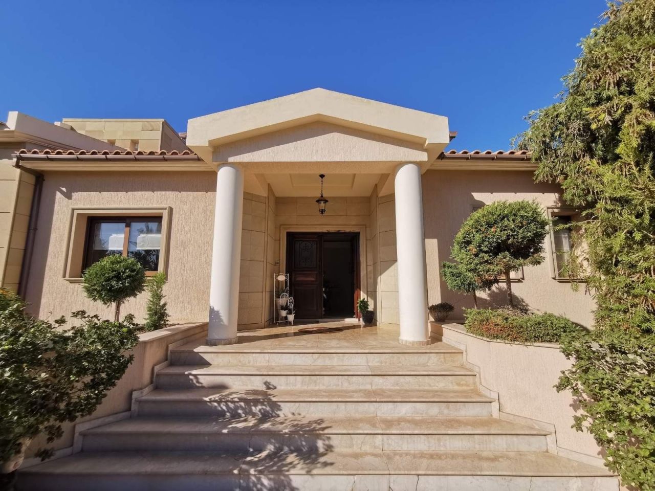 Villa in Paphos, Cyprus, 333 m² - picture 1