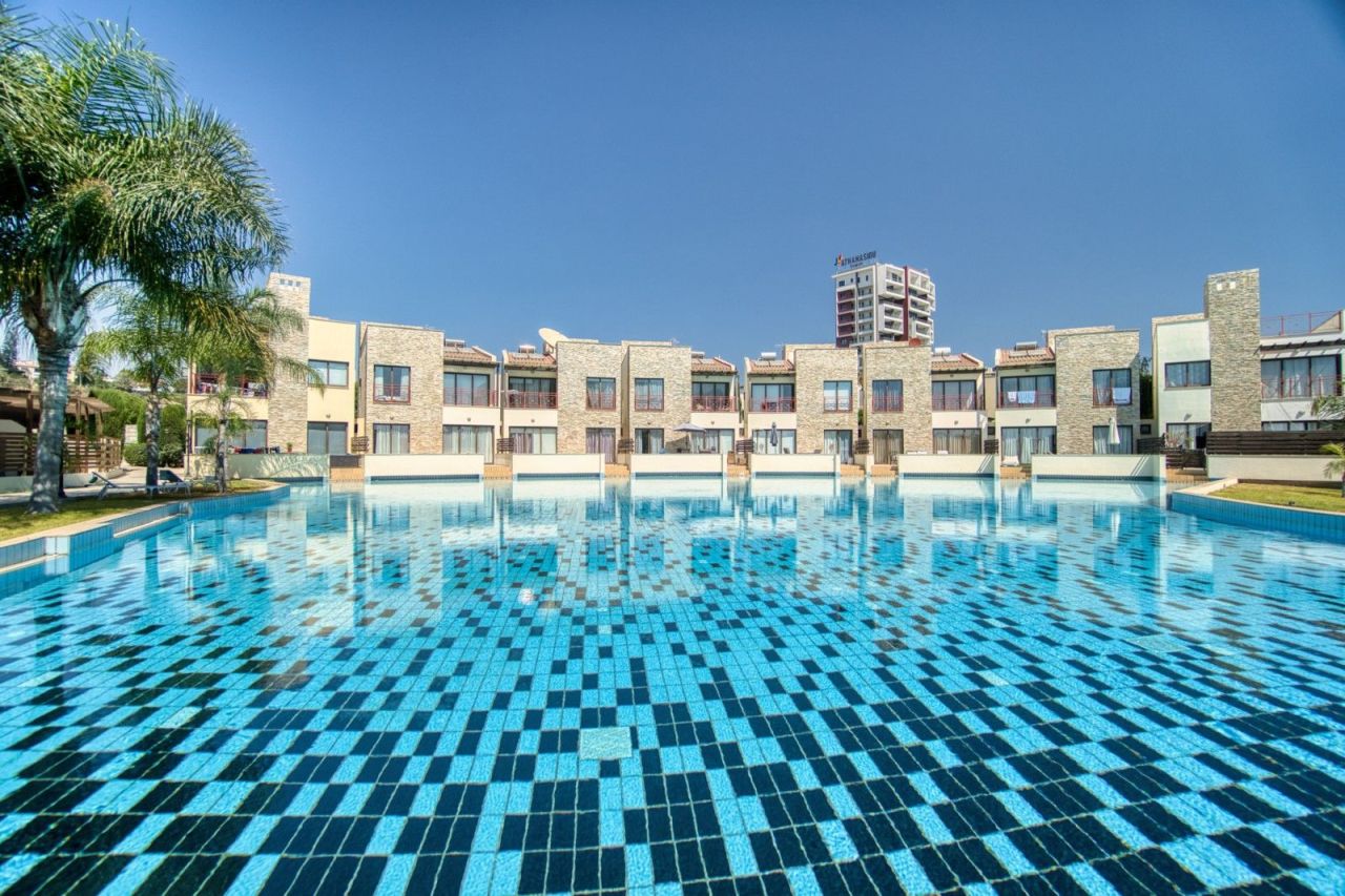 Apartment in Limassol, Cyprus, 103 m² - picture 1