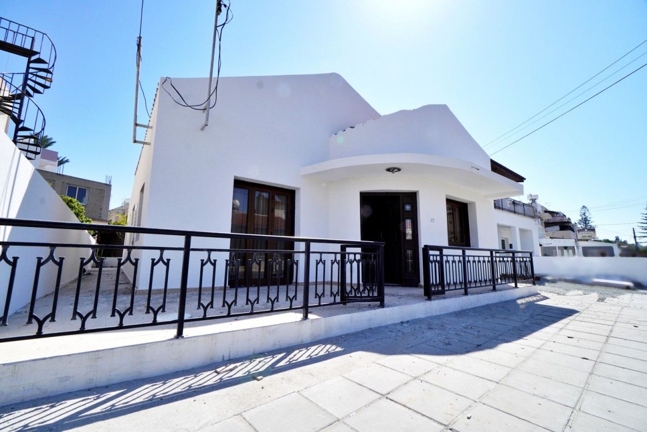 Bungalow à Larnaca, Chypre, 117 m² - image 1