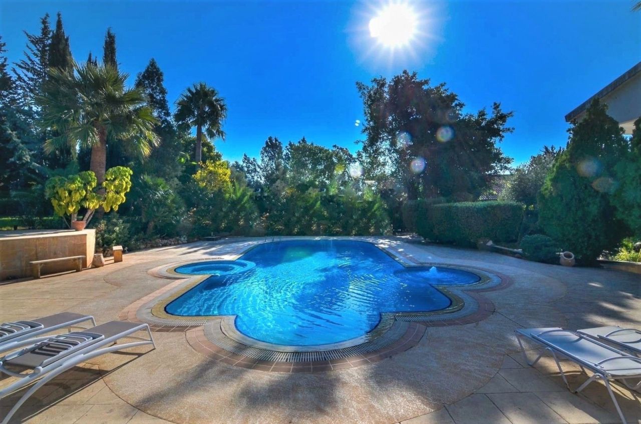 Villa en Limasol, Chipre, 780 m² - imagen 1