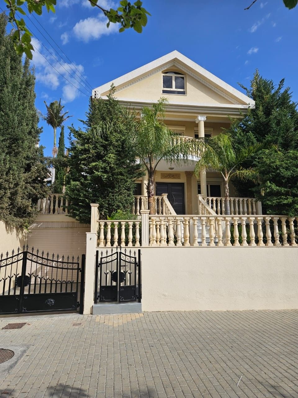 Villa in Limassol, Cyprus, 432 m² - picture 1