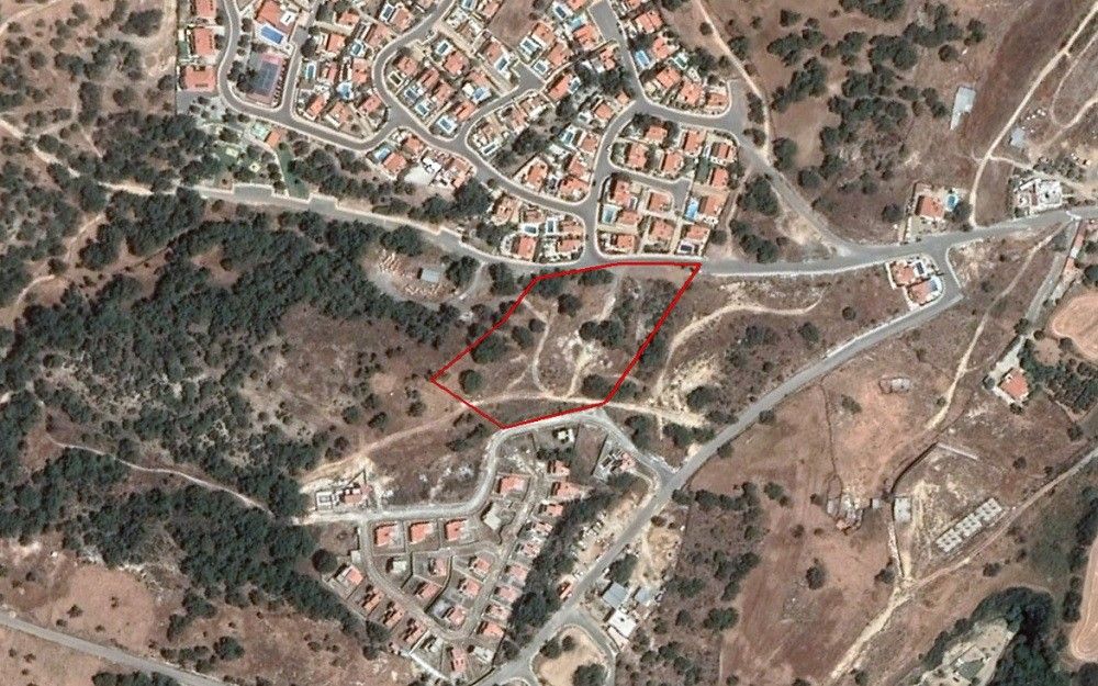 Terrain à Limassol, Chypre, 11 037 m² - image 1