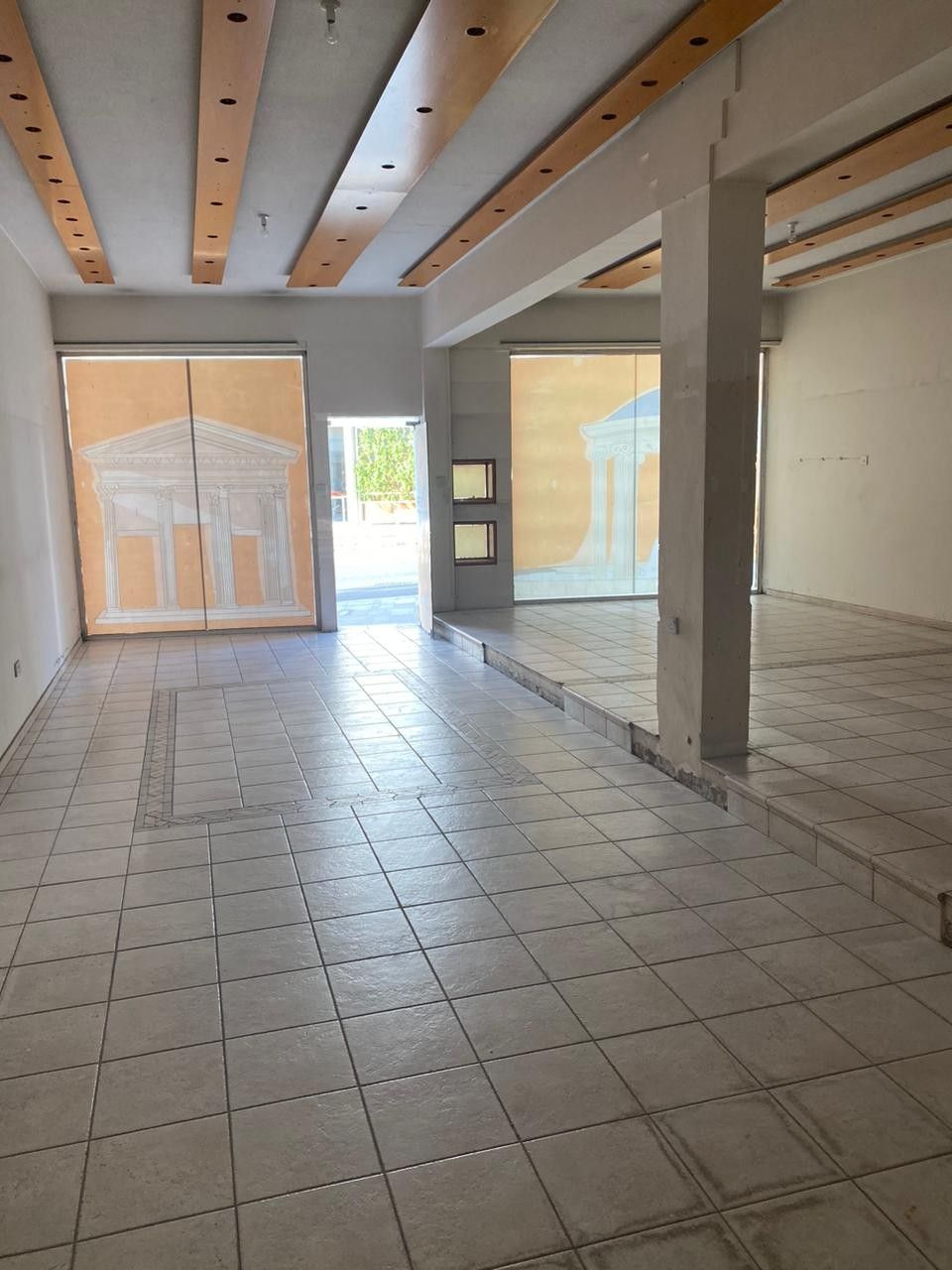 Geschäft in Paphos, Zypern, 107 m² - Foto 1