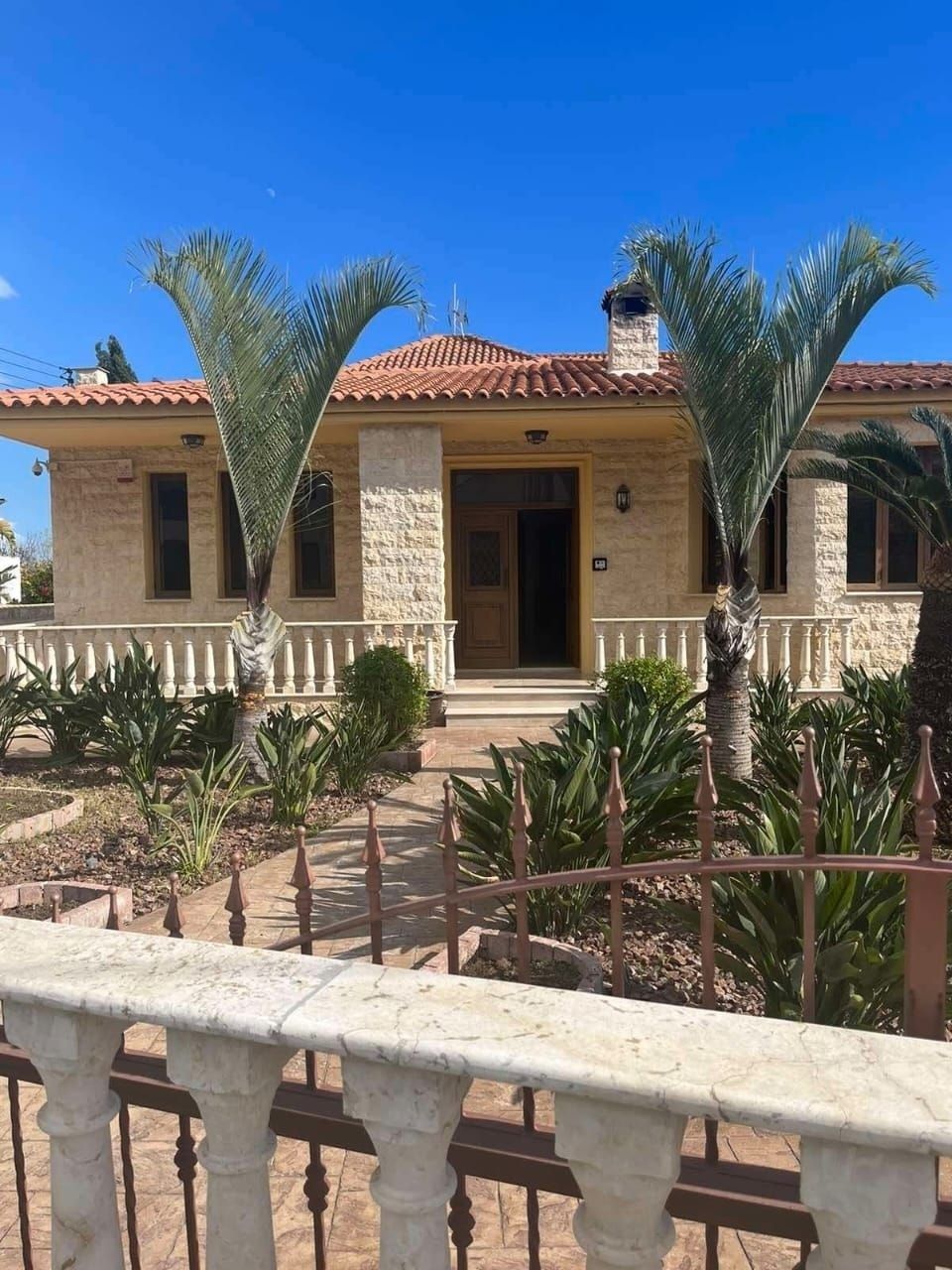 Villa à Larnaca, Chypre, 400 m² - image 1