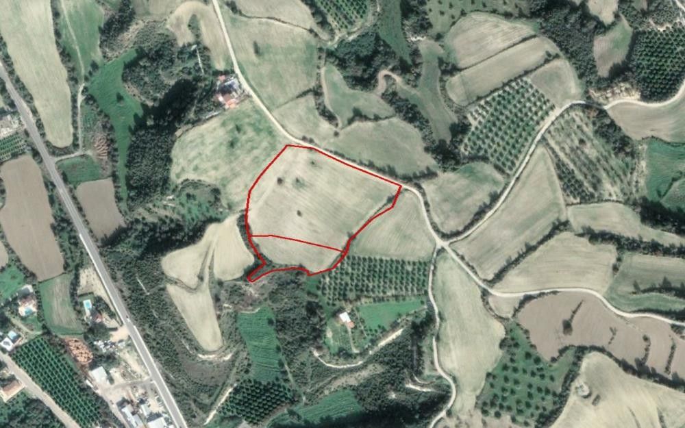 Grundstück in Paphos, Zypern, 16 724 m² - Foto 1