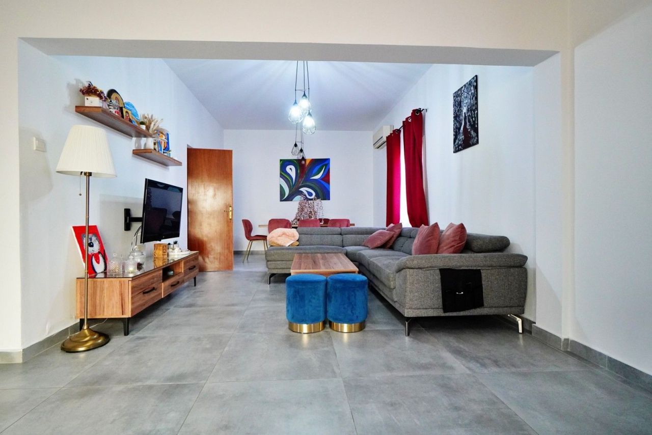 Villa en Lárnaca, Chipre, 195 m² - imagen 1