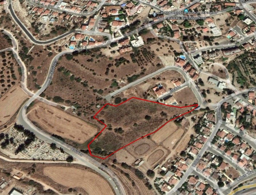 Terrain à Limassol, Chypre, 14 946 m² - image 1