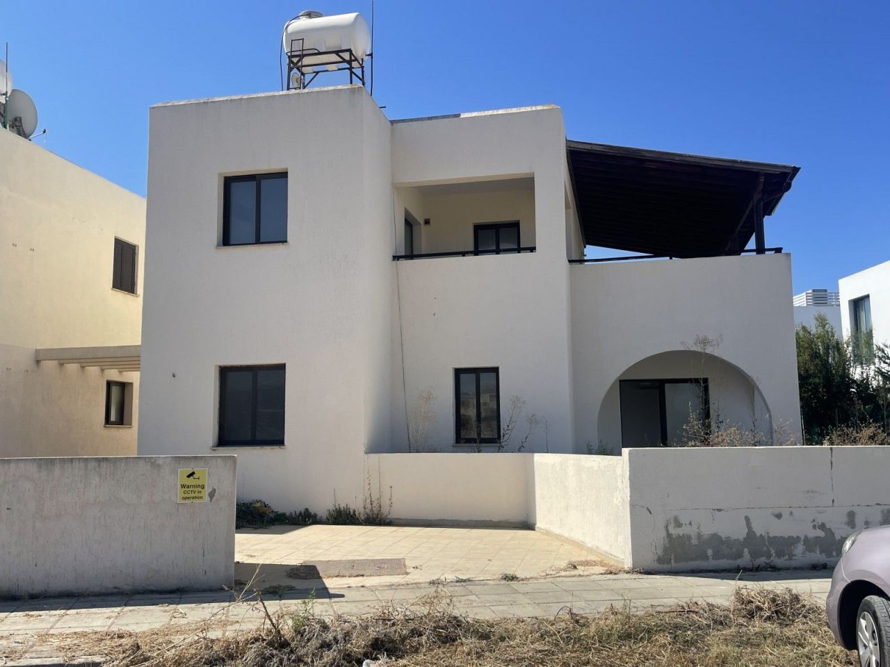 Villa in Paphos, Cyprus - picture 1