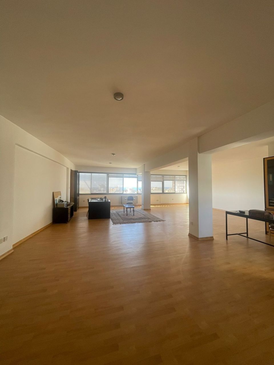 Büro in Limassol, Zypern, 132 m² - Foto 1